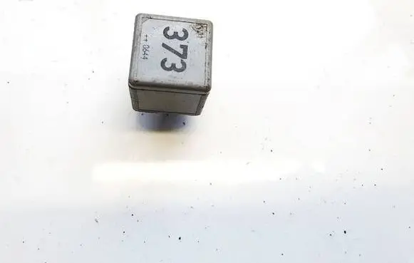 Volkswagen PASSAT B5.5 Other relay 8D0951253A V23154-B52-X301