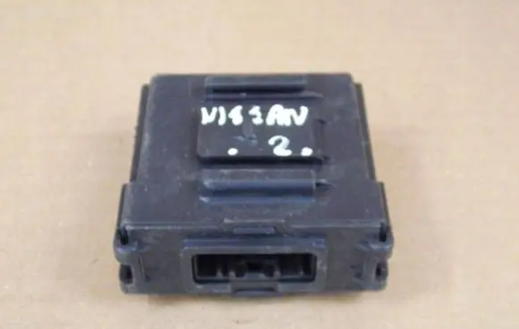 Nissan X-Trail T32 Light module LCM 284P16FT2D