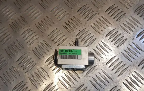 Air conditioning (A/C) expansion valve