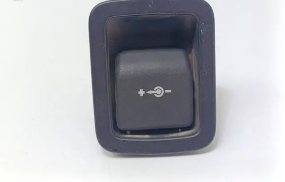 BMW 5 E60 E61 12 V Socket (rear) 6904008