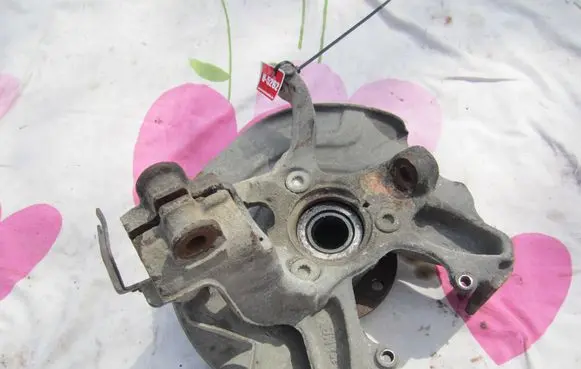 Skoda Octavia Mk3 (5E) Front wheel hub spindle knuckle