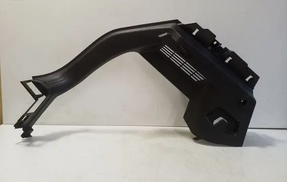 Volkswagen Golf VIII Other trunk/boot trim element 5H6867761