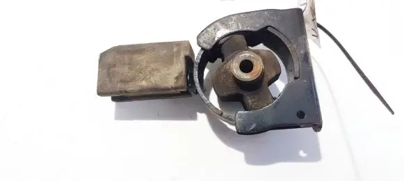 Toyota Avensis T250 Engine mount bracket