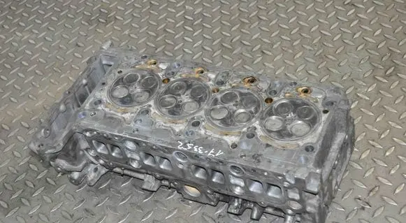 Mercedes-Benz C W204 Engine head R6510150201