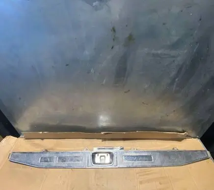Mercedes-Benz E W124 Rear sill (body part) 1246980089