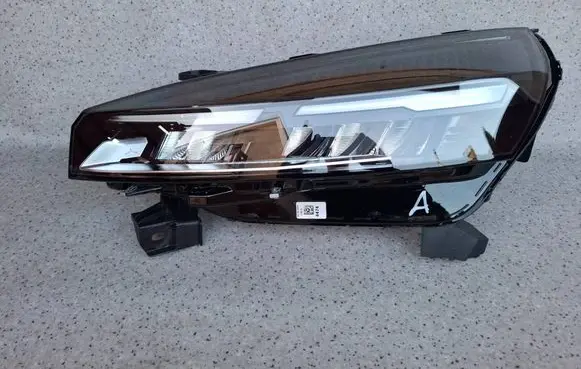 Renault Clio V Headlight/headlamp 260600149R 148R006599 01082599901210