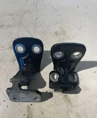Land Rover Discovery 4 - LR4 Rear door hinge set Bdb780062 Bdb780042