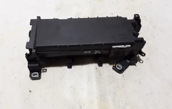 Mercedes-Benz GLA W156 Fuse module A2465402714