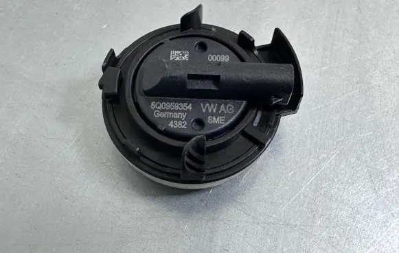 Volkswagen Golf VII Airbag deployment crash/impact sensor 5Q0959354