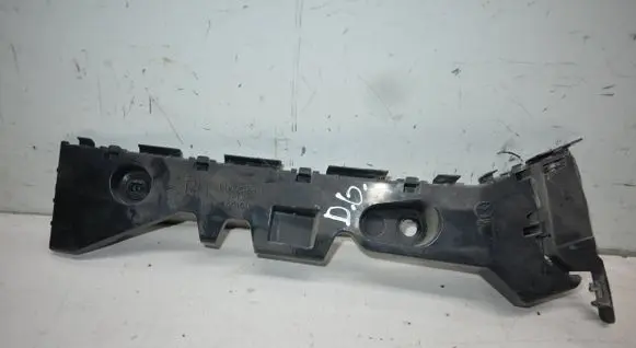 Rear bumper mounting bracket