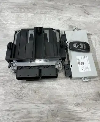 BMW 5 F10 F11 Engine ECU kit and lock set 8518479 030037593 0281018611