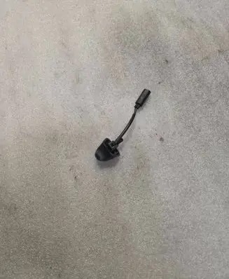 BMW 3 E90 E91 Windshield washer spray nozzle 8365385