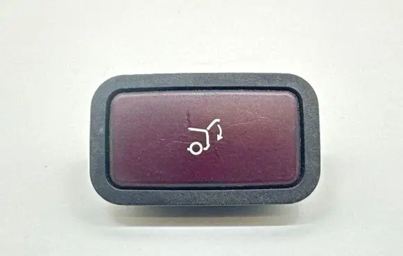 Mercedes-Benz E W211 Tailgate/boot open switch button 2118219551