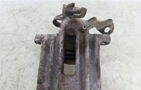 Volkswagen PASSAT B5 Rear brake caliper 