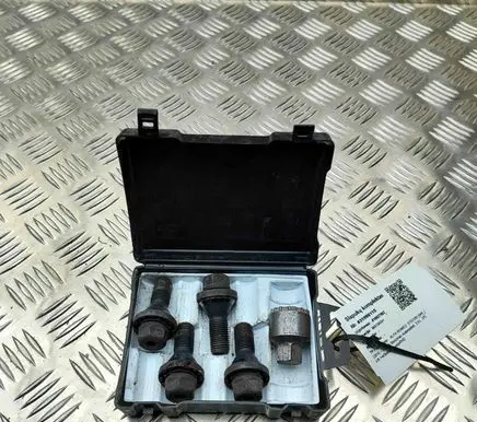 Alfa Romeo Stelvio Anti-theft wheel nuts and lock 50547096 0050547096