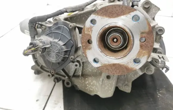 Gearbox transfer box case