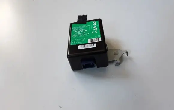 Toyota Prius (XW30) Door central lock control unit/module 8974047031