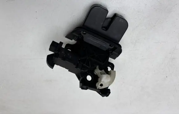 Audi Q7 4L Tailgate/trunk/boot lock/catch/latch 8P4827505C