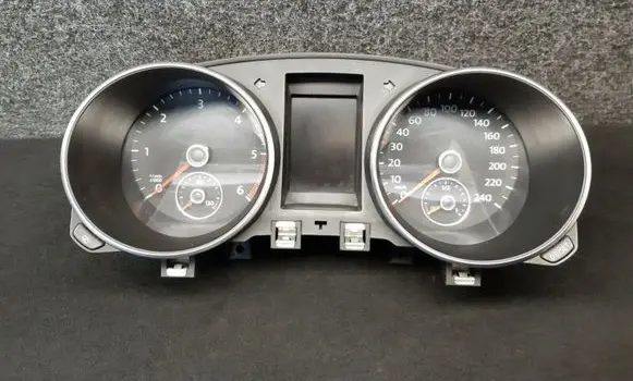 Volkswagen Golf VI Speedometer (instrument cluster) 5K0920862A