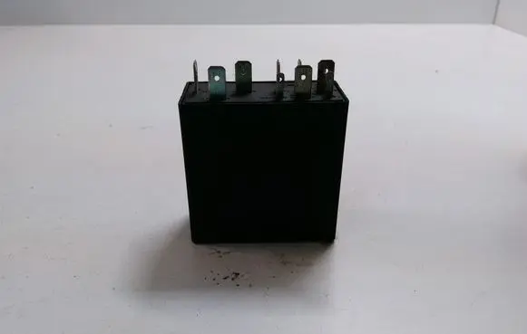 Audi A6 S6 C5 4B Window wiper relay 4B0955531A