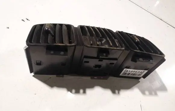 Chrysler Voyager Dash center air vent grill 05005526AB