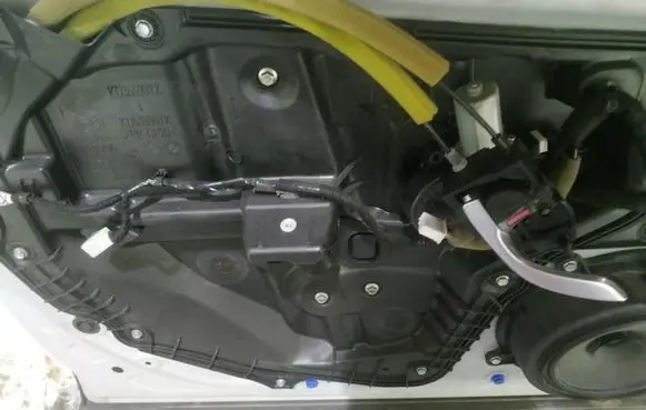 Mazda CX-5 Sliding door window regulator with motor