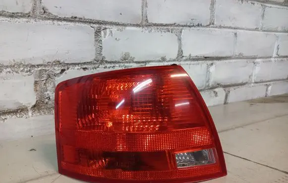 Audi A4 S4 B7 8E 8H Rear/tail lights 8E9945095E