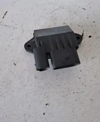 Mercedes-Benz S W221 Glow plug pre-heat relay 6429005801 0522140210