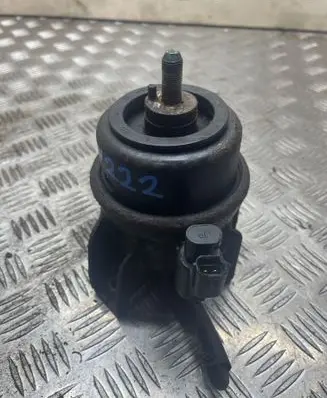 Engine mount bracket