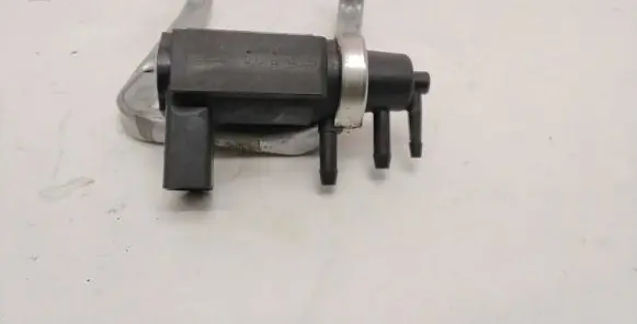 Audi A6 S6 C5 4B Turbo solenoid valve 059906627B 72290322 02T238