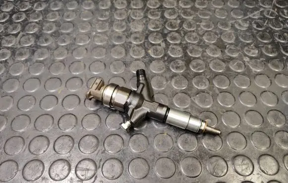 Subaru Outback Fuel injector 16613AA030