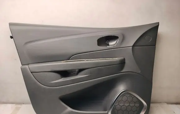 Renault Captur Front door card panel trim