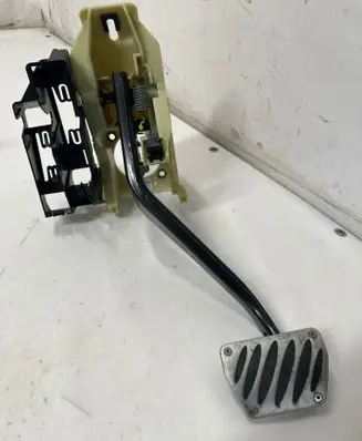 BMW X6 E71 Brake pedal 4010403B