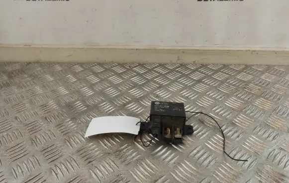 Volkswagen Touareg I Other relay 2D0951253B