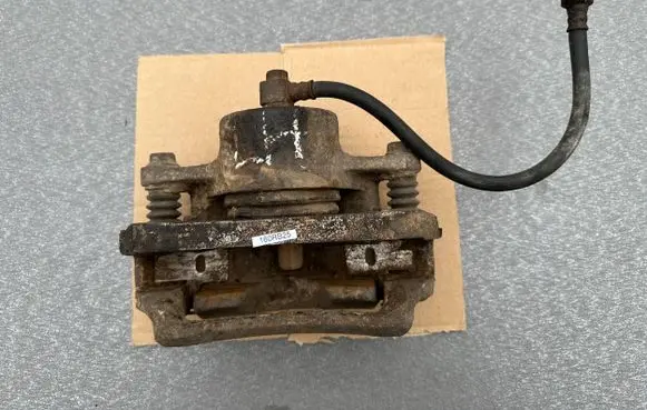 Nissan Patrol 160 Front brake caliper 41010C7115
