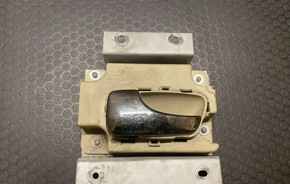 Volvo C70 Front door interior handle 9152497