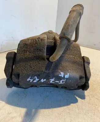 Volkswagen PASSAT B7 Front brake caliper
