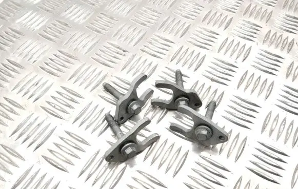 Ford Ranger Fuel Injector clamp holder 