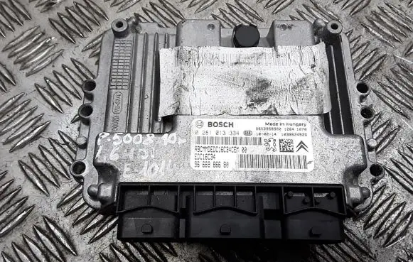 Peugeot 5008 Engine control unit/module