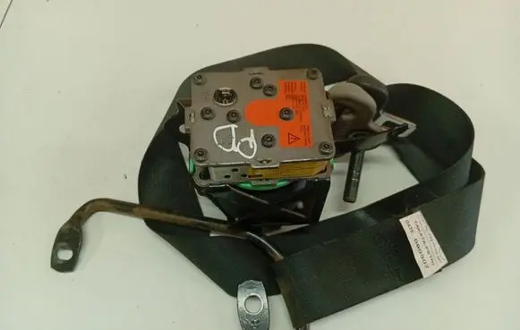 Toyota Yaris Front seatbelt 732100D190