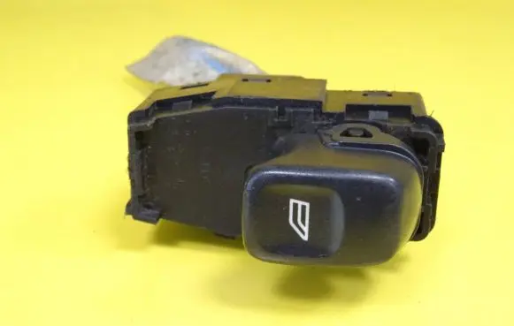 Volvo S60 Electric window control switch 8685288