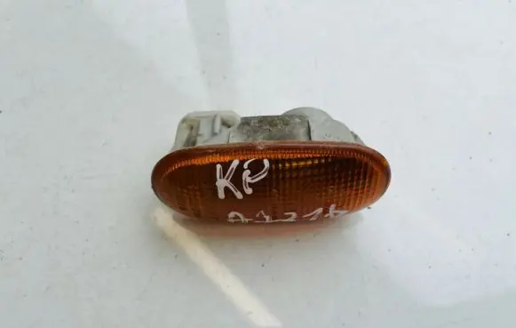 Mitsubishi Colt Front fender indicator light