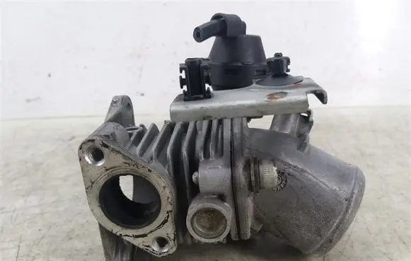 Alfa Romeo 156 Throttle body valve 46767695