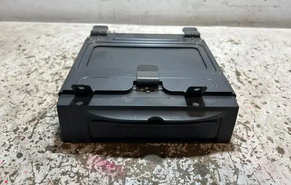 Volvo V50 Sound amplifier 30679866 14996