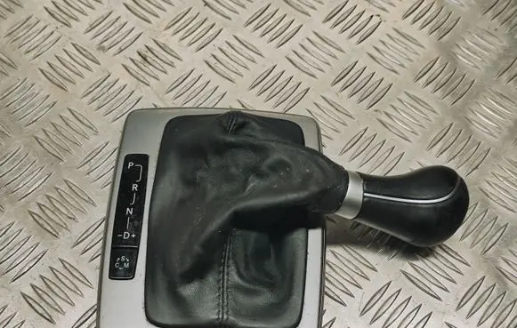 Mercedes-Benz GLK (X204) Gear lever shifter trim leather/knob A2042673088 A2042673310
