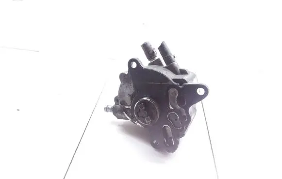 Volkswagen Golf V Vacuum pump 03G145209