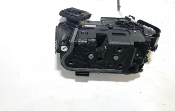 Skoda Fabia Mk3 (NJ) Front door lock 5tc837015