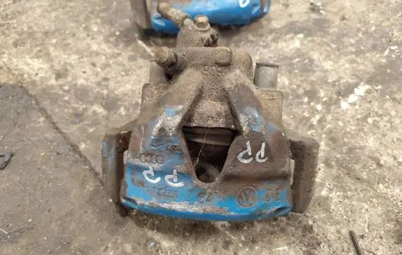 Audi TT Mk1 Front brake caliper 