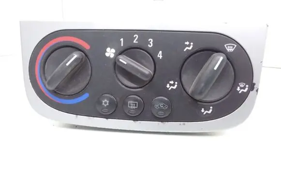 Opel Combo C Climate control unit 031110H