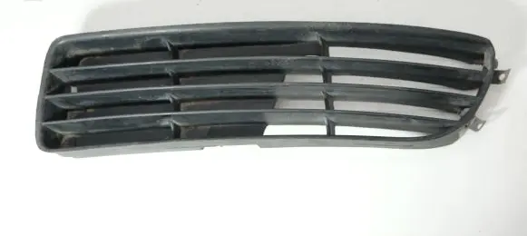 Audi A4 S4 B5 8D Front bumper lower grill 8D0807345